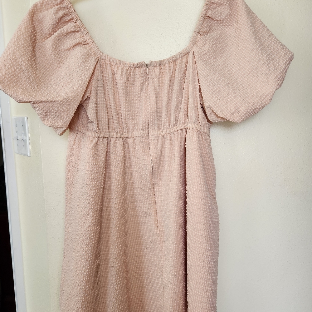 Puffy sleeve dress